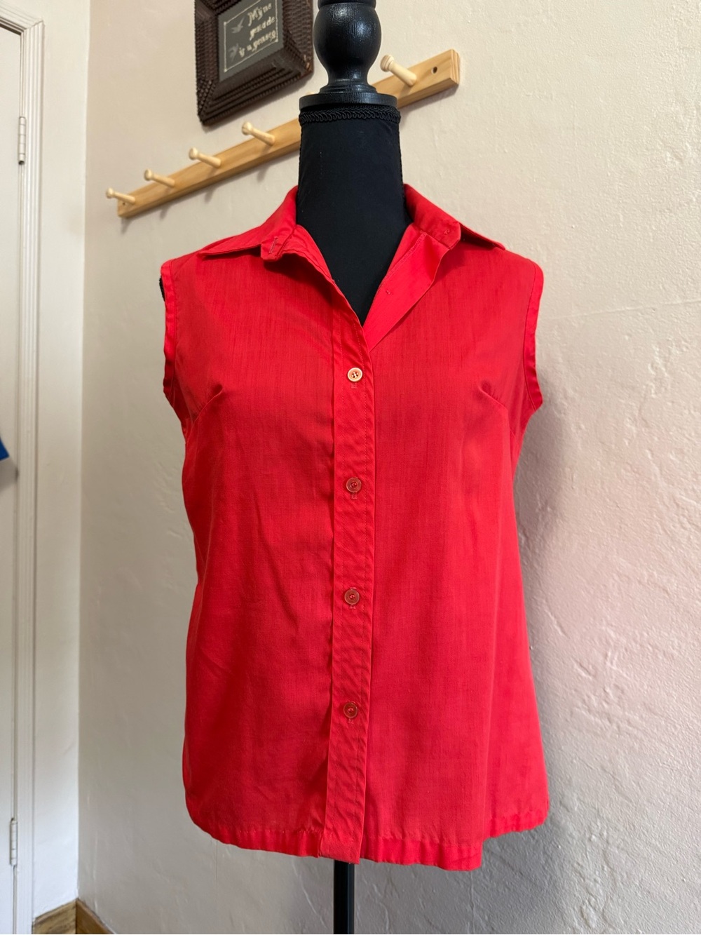 Sleeveless Button-Front Red Women's Top vintage small